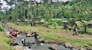 Mengajak Anak-Anak Bermain Air di Ledok Sambi Ecopark