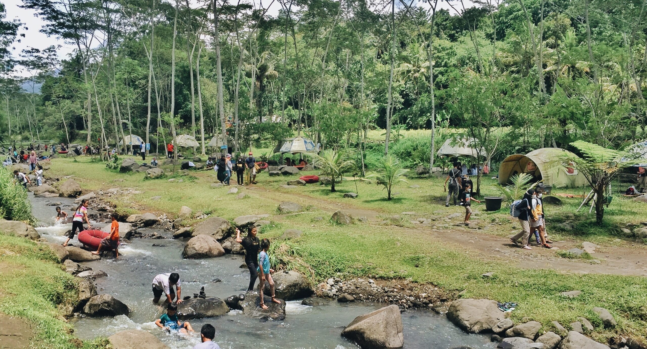 Mengajak Anak-Anak Bermain Air di Ledok Sambi Ecopark